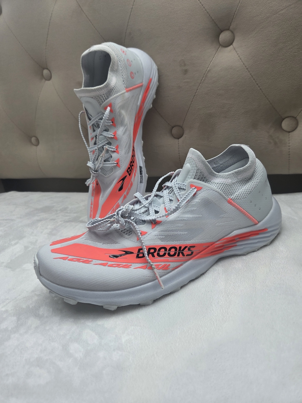 Brooks Catamount Agil Unisex M10.5 W12 Trail Running Shoes Coral Gray